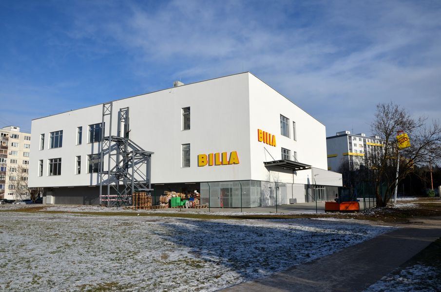 Obchodné domy a obchody